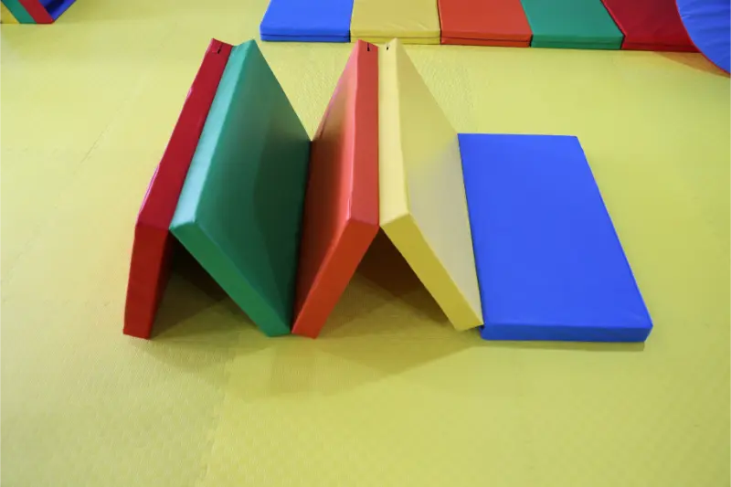 XOT XIN OUTAI تحقیق و توسعه محصول را عمیق تر می کند و راه حل های تجهیزات نرم سفارشی را برای موسسات جهانی ورزشی کودکان ارائه می دهد.